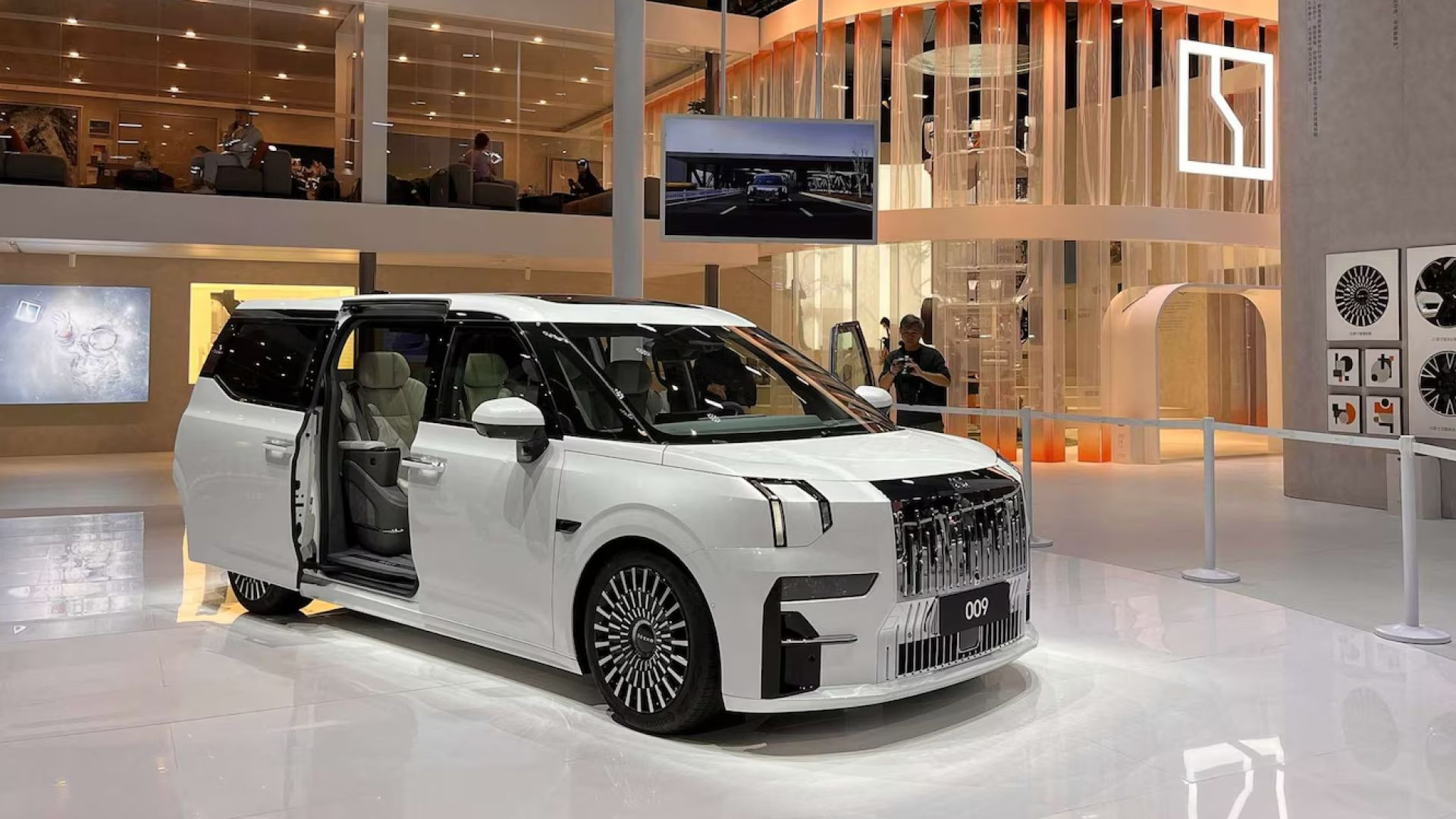 Chinese Electric Cars... Better Than TESLA?